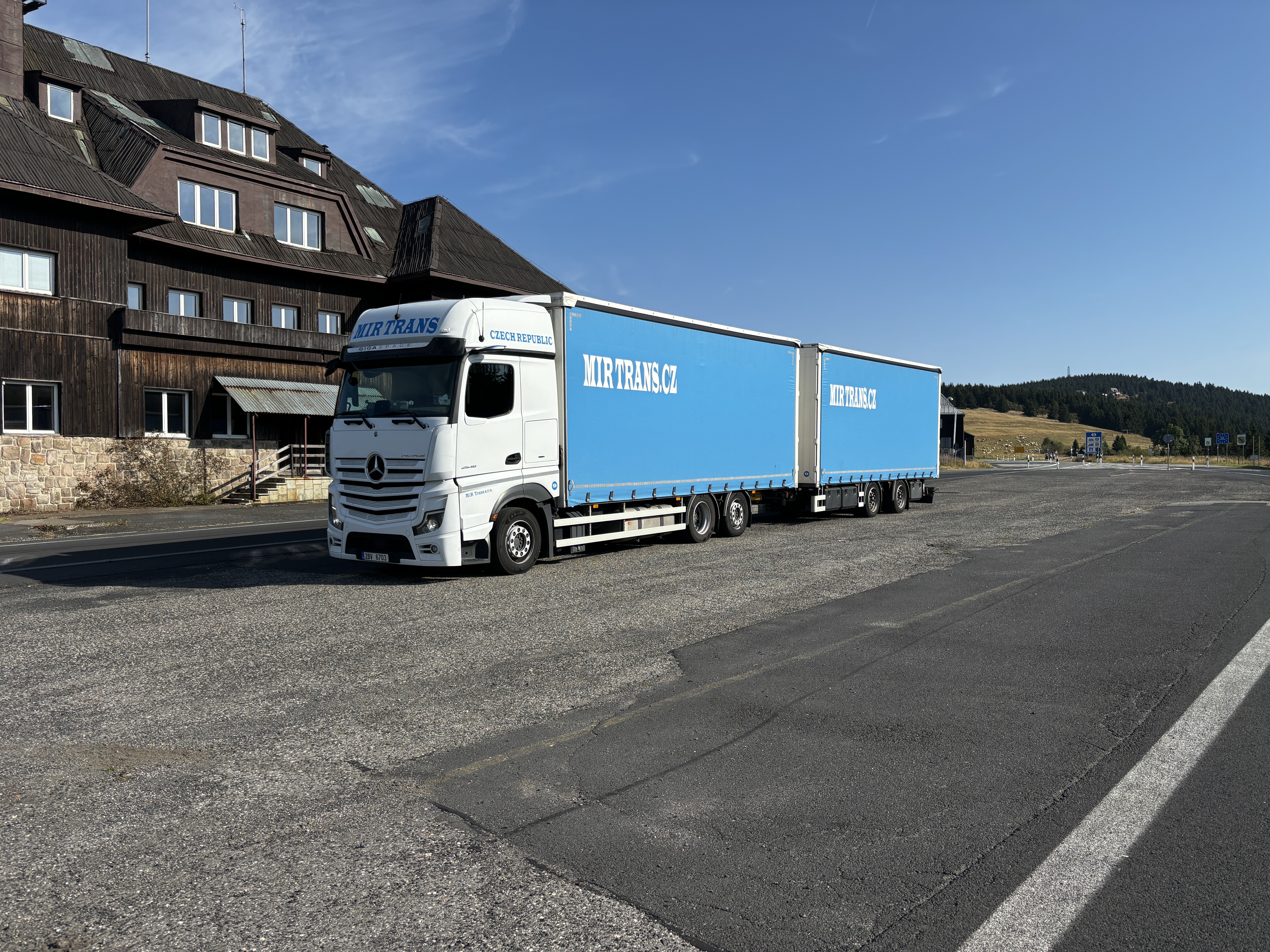 Velkoobjemová souprava MiR Trans